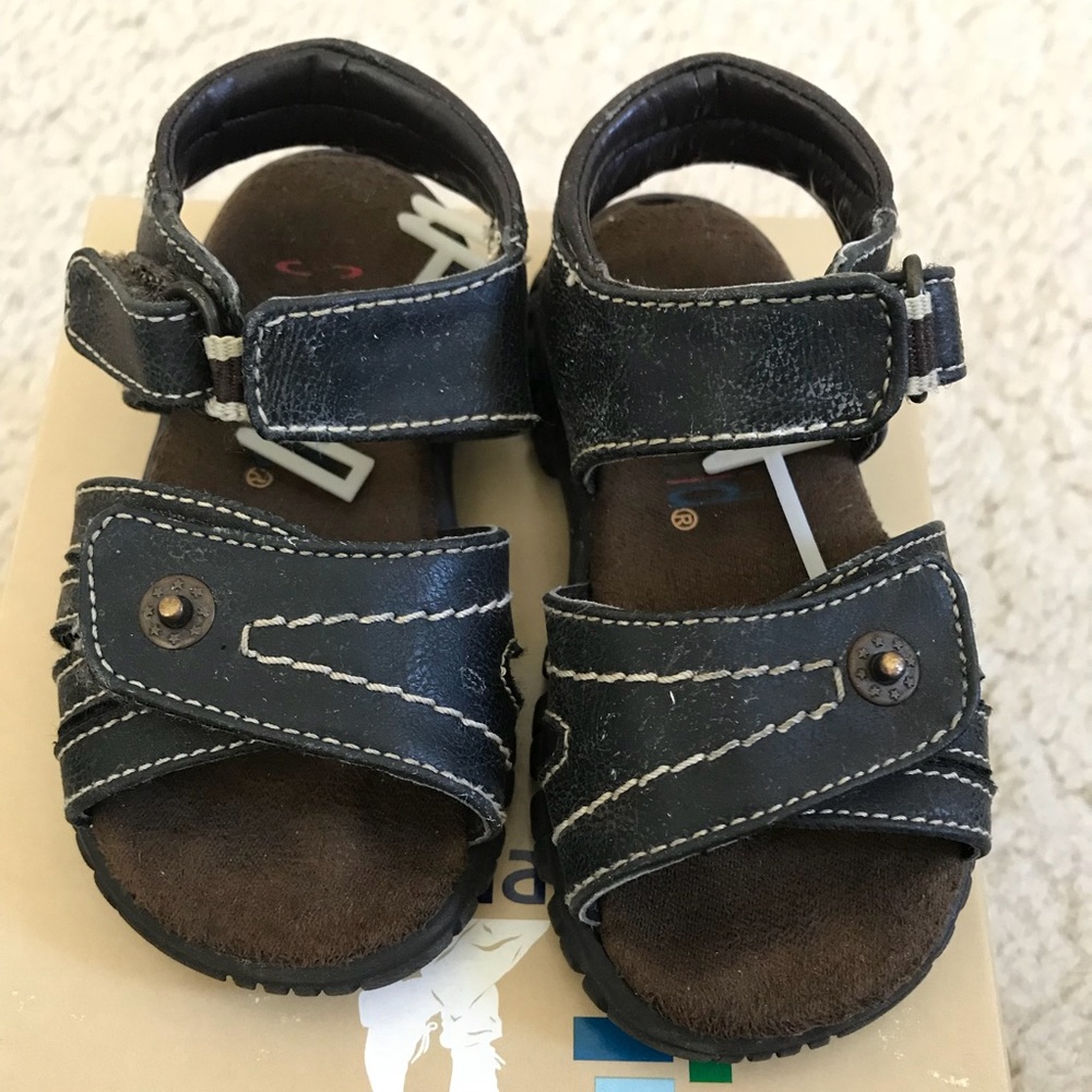 Brown sandals Toddler 5M